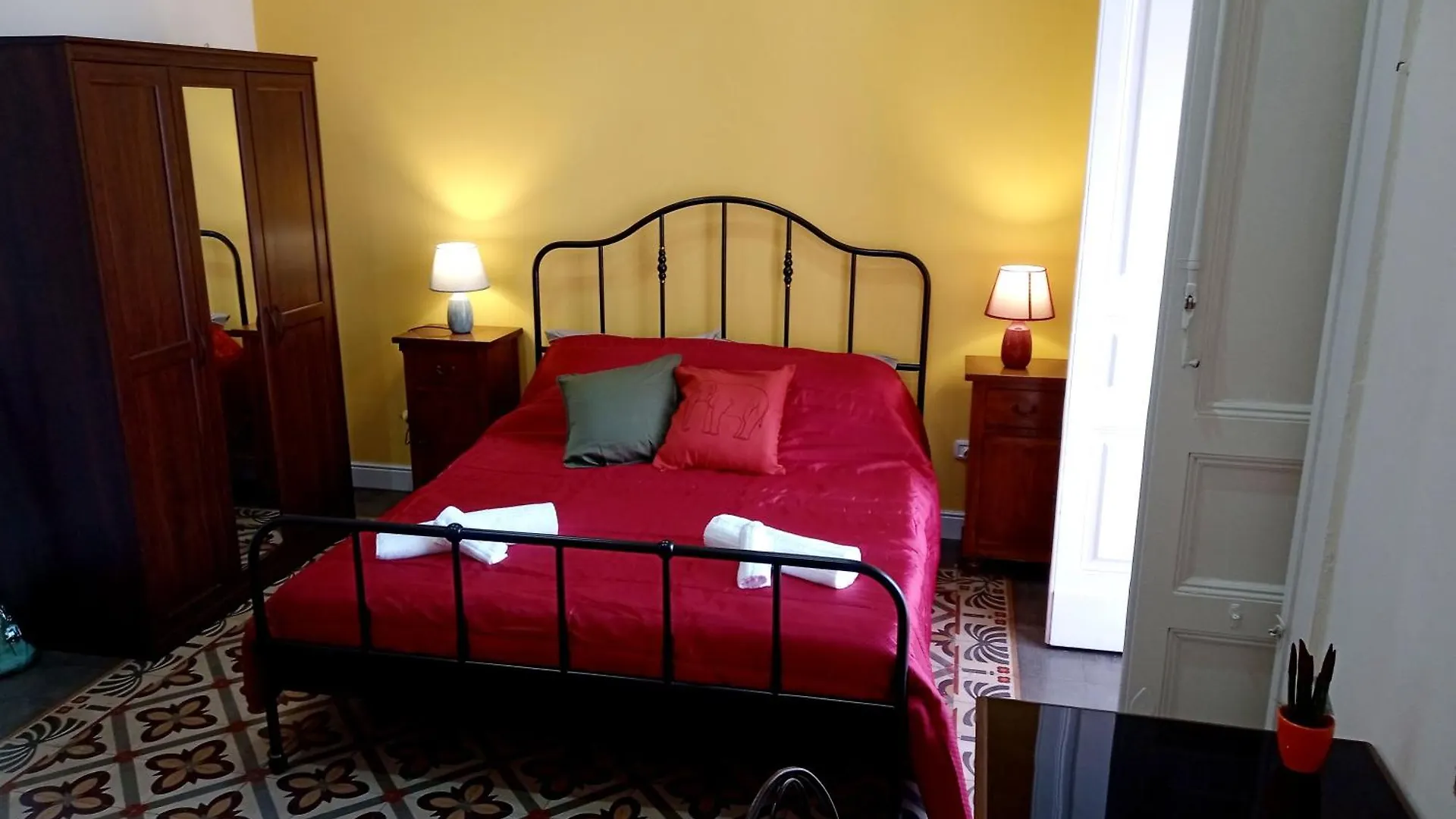 Medinat House Apartment Catania Italy